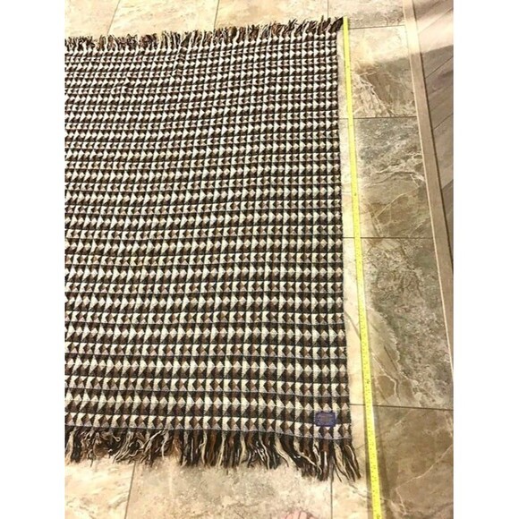 Pendelton Wool throw blanket - Picture 4 of 12